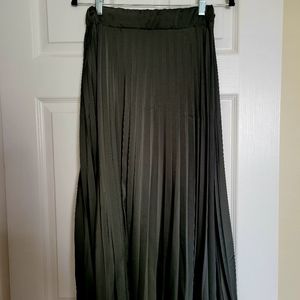 High Waisted Pleated Skirt